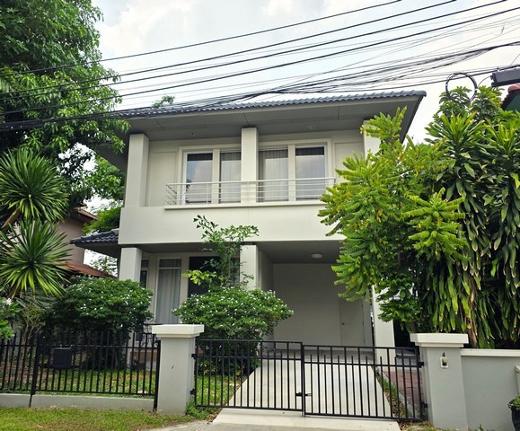 RHT2587ให้เช่าบ้าน ใกล้ รร.นานาชาติฝรั่งเศส Lycée Français, SISB ,Regent’s ,KIS และ เพียง 2 นาที ถึงจุดขึ้น-ลงทางด่วน ด่านลาดพร้าวโครงการ บางกอกวิลล่า ซอย ประดิษฐ์มนูธรรม 3 ลาดพร้าว 84เนื้อที่ 65 ตรว.พื้นที่ใช้สอย  210 ตรม. 3ห้องนอน 3ห้องน้ำ 2ที่จอดรถสนใจติดต่อคุณเจี๊ยบ 092-851-6969Line :keti2522 ราคาค่าเช่า 65,000 บาท/เดือน ประกัน 2 เดือน ล่วงหน้า 1 เดือน -สัญญาขั้นต่ำ 1 ปีถ. ประดิษฐ์มนูธรรม แขวงวังทองหลาง เขตวังทองหล