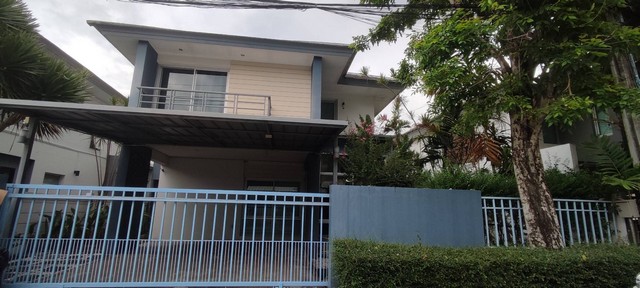 ให้เช่าบ้านเดี่ยว2ชั้นพร้อมอยู่ย่านลาดปลาเค้าเกษตรนวมินทร์หมู่บ้านอารียาเมทโทร เกษตร-นวมินทร์เลี้ยงสัตว์ได้ Areeya Metro Kaset-Nawaminราคาเช่า 40,000 บาทต่อเดือน (ประกัน 2 เดือน , ล่วงหน้า 1 เดือน)ที่ตั้ง: ถนนลาดปลาเค้า แขวงจรเข้บัว เขตลาดพร้าว กรุงเทพมหานคร 10230ติดต่อ : คุณภัสพงณ์ 063-409-8164Line : deedaa23เนื้อที่ 50.2 ตรว. พื้นที่ใช้สอย 180 ตรม.จำนวน 2 ชั้น 4 ห้องนอน 3 ห้องน้ำ ที่จอดรถ 2 คันพร้อมเครื่องป�