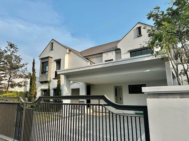 BH3834 ให้เช่าบ้านเดี่ยว NANTAWAN Pinklao–Kanchanapisek Super Luxury นันทวัน ปิ่นเกล้า–กาญจนาภิเษกติดต่อAgent คุณบัว (Bua)โทร 093-646-4597LINE ID Bua093ค่าเช่า 190,000 บาทต่อเดือนบ้านใหม่ล่าสุด โครงการ NANTAWAN Pinklao–Kanchanapisek พร้อมเข้าอยู่บ้านเดี่ยว 2 ชั้น ระดับ Super Luxury จากโครงการนันทวันทำเลศักยภาพ ถนนกาญจนาภิเษก ปิ่นเกล้า–ตลิ่งชันพื้นที่กว้าง โปร่ง เป็นส่วนตัว เหมาะสำหรับครอบครัวระดับผู้บริหารและชาวต่างชาติรายละเอียดทรั�