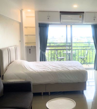ให้เช่า 9,500/เดือน*ชมดอย คอนโด (ตึกเหลี่ยม) ใกล้ มช. นิมมาน เมญ่า 5 นาที*ห้องชั้น 11 วิว MAYA บรรยากาศดี พร้อมเข้าอยู่Studio Room ขนาดประมาณ 40 ตร.ม..ราคาเช่า• สัญญา 1 ปี 9,500 บาท / เดือน• สัญญา 6 เดือน 10,000 บาท / เดือนประกัน 2 เดือน + ล่วงหน้า 1 เดือน.เฟอร์นิเจอร์ & เครื่องใช้ไฟฟ้าครบDigital Door LockSmart TVตู้เย็นเตาไฟฟ้าเตาอบไมโครเวฟซิงค์ล้างจานเครื่องทำน้ำร้อนกาต้มน้ำเครื่องกรองน้ำเฟอร์นิเจอร์ครบ (เค