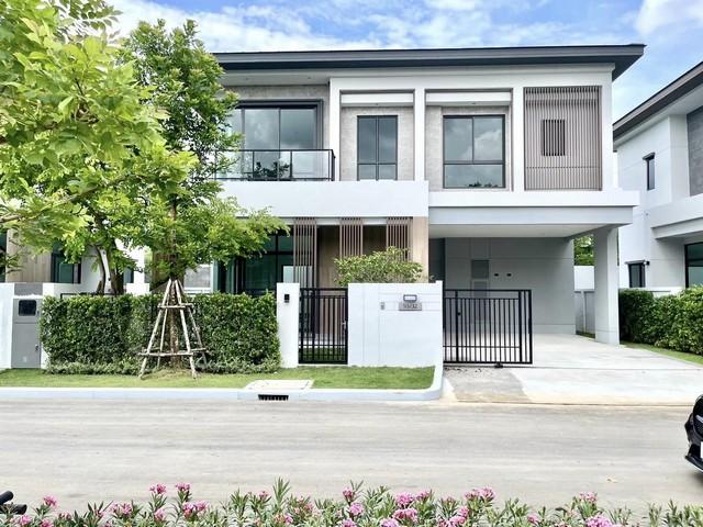 ให้เช่าบ้านเดี่ยว 2 ชั้น โครงการบางกอก บูเลอวาร์ด บางนา-กม.5 ทำเลสวยถนนเมน ใกล้คลับเฮาส์ราคาเช่า 100,000 บาท / เดือนที่ตั้ง ถนนบางนา-ตราด ซอยบางนา-ตราด 37 (เข้าซอย 1 กม.) ตำบลบางแก้ว อำเภอบางพลี จังหวัดสมุทรปราการติดต่อ : คุณภัสพงณ์ 0634098164Line : deedee23https://www.facebook.com/profile.php?id=61581484955548เนื้อที่ 58 ตารางวา พื้นที่ใช้สอย 237 ตารางเมตร จำนวน 2 ชั้น 4 ห้องนอน 4 ห้องน้ำ จอดรถ 2 คันเฟอร์นิเจอร์ตกแต่งครบพร้อมอ�