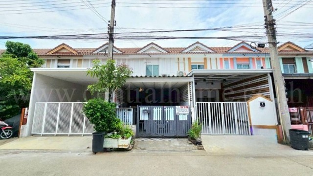 รหัสทรัพย์ : N1161ทาวน์โฮม พฤกษา ดี รังสิต - คลองสาม ราคาถูกสุดในโครงการที่ตั้ง :&nbsp;ถนนรังสิต - คลองสาม ตำบลคลองสาม อำเภอคลองหลวง จังหวัดปทุมธานี 12120รายละเอียดทรัพย์&nbsp;- ทาวน์โฮม 2 ชั้น เนื้อที่ 16 ตารางวา พื้นที่ใช้สอย 100 ตารางเมตร- 2&nbsp;ห้องนอน, 2&nbsp;ห้องน้ำ, 1 ห้องรับแขก, 1 ห้องครัวใหญ่, 1 ที่จอดรถ- หน้าบ้านหันไปทางทิศใต้&nbsp;สิ่งอำนวยความสะดวก- เจ้าหน้าที่รักษาความปลอดภัย 24 ชม.- ส�