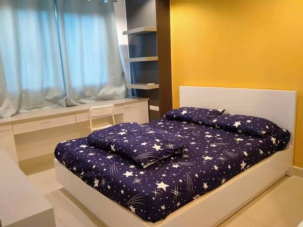  ขายด่วน!! คอนโดเดอะไทม์ อ่าวอุดม ศรีราชา ใกล้ม.เกษตร 1 BEDROOM 31.48 ตรม ชั้น3 อาคารบี พร้อมผู้เช่า สัญญาหมดเดือนกุมภาพันธ์2569 ขายพร้อมเฟอร์นิเจอร์และเครื่องใช้ไฟฟ้าตามรูป ทำเลดีใกล้ม.เกษตรศาตร์ เหมาะซื้อให้ลูกที่เรียนม.เกษตรศาสตร์เพื่อประหยัดค่าเช่า หรือลงทุนเพื่อเก็บค่าเช่า คอนโดนี้นักศึกษาม.เกษตร เช่าพักตลอด ดูแลห้องดี ห้องไม่โทรม พร้อมรับข้อเสนอผู้สนใจจริง