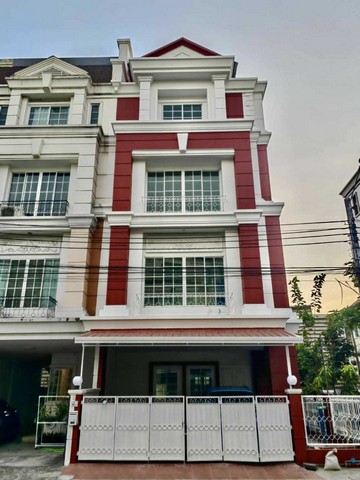 AOM 2789ให้เช่าโฮมออฟฟิศหรู 4 ชั้น พื้นที่ใช้สอย 320 ตร.ม. Plus Park Avenue ลาซาล–ศรีนครินทร์   โครงการ Plus Park Avenue ลาซาล–ศรีนครินทร์ แขวงบางนา เขตบางนา,กรุงเทพมหานคร  4  ห้องนอน   6   ห้องน้ำ   1  ห้องรับแขก   1  ห้องครัว   ที่ดิน   29.00 ตร.ว.   ใช้สอย   320.00 ตร.ม. 50,000 / เดือนทำเลศักยภาพ ใกล้โรงเรียนนานาชาติบางกอกพัฒนาเพียง 5 นาทีเหมาะทั้งทำออฟฟิศ โชว์รูม คลินิก สตูดิโอ หรืออยู่อาศัยแบบครบฟังก์ชันฟังก์ชันค�