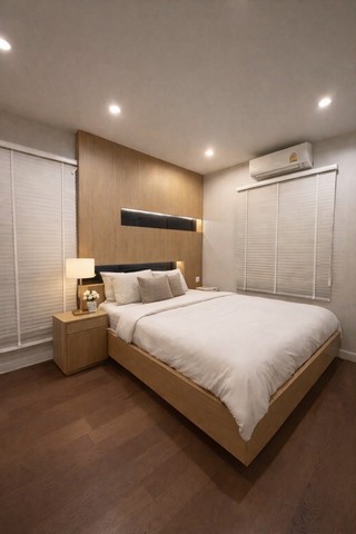 RHT2590ให้เช่าบ้านเดี่ยว หลังมุม ติด BTS บางหว้า ถ.ราชพฤกษ์โครงการ Prinn Sathorn–Ratchaphruekเนื้อที่  84 ตร.วา  พื้นที่ใช้สอยประมาณ 400 ตร.ม.  4 ห้องนอน  4 ห้องน้ำ  จอดรถได้ 4 คันสนใจติดต่อคุณเจี๊ยบ 092-851-6969Line :keti2522 ค่าเช่า 120,000 บาท / เดือน ·ที่ตั้ง ถนนราชพฤกษ์ แขวงบางแวก เขตภาษีเจริญ กรุงเทพฯ บ้านเดี่ยวให้เช่า Prinn Sathorn–Ratchaphruek ติด BTS บางหว้า ถ.ราชพฤกษ์ จุดเด่นของบ้าน• บ้านหัวมุม ตำแหน่งดีที่สุดในโครงการ• สง�