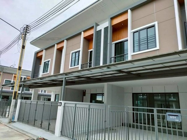 ????ให้เช่าบ้านใหม่ พร้อมเฟอร์นิเจอร์ หน้าบ้านกว้าง 5.7 เมตร (สุขุมวิท-บางแสน) พร้อมเฟอร์นิเจอร์ และต่อเติมห้องครัวหลังบ้าน พร้อมวิวด้านหลังบ้านหลักล้าน บรรยายกาศดี ลมพัดเย็นสบาย** มีว่าง 2 หลัง **????Sาคา 18,000.-/ด.????- มัดจำ 2เดือน / ค่าเช่าล่วงหน้า 1เดือน- สัญญาขั้นต่ำ 1ปี❌️ไม่รับสัตว์เลี้ยงทุกชนิด❌️ทาวน์โฮม2ชั้น มีเฟอร์นิเจอร์ครบชุด  พร้อมต่อเติมห้องครัวด้านหลังบ้าน เนื