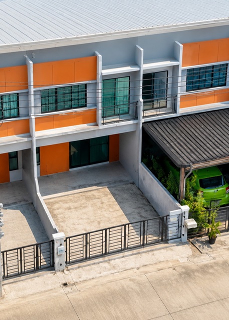 ทำเลกัลปพฤกษ์-สาทร ทาวน์โฮม 2 ชั้นฟังก์ชัน 3 นอน 2 น้ำ MRTบางแค 2.5กม. รร.นานาชาติบริติชโคลัมเบีย 2 กม. ใกล้รร.ประทุมอนุสรณ์ 600 ม. 19ตร.ว.150ตร.ม. 16,999 B-M.ตลาดบางแค 1 กม. BTS MRT ถนนสายหลัก โรงเรียนนานาชาติ โรงพยาบาล  และศูนย์การค้าหลายแห่ง เหมาะสำหรับอยู่อาศัย หรือโฮมออฟฟิศ บรรยากาศเงียบสงบKanlapaphruek-Sathorn Two-story townhome 3bed MRT BangKhae 2.5km.British Columbia Inter Sch 2km. 2bath Prathum Anusorn Sch 600m. 19sq.wa. 150sq.m. 16,999B-M. BangKhae Market 1km. BTS MRT main roads international schools hospitals and shopping centers. Suitable for