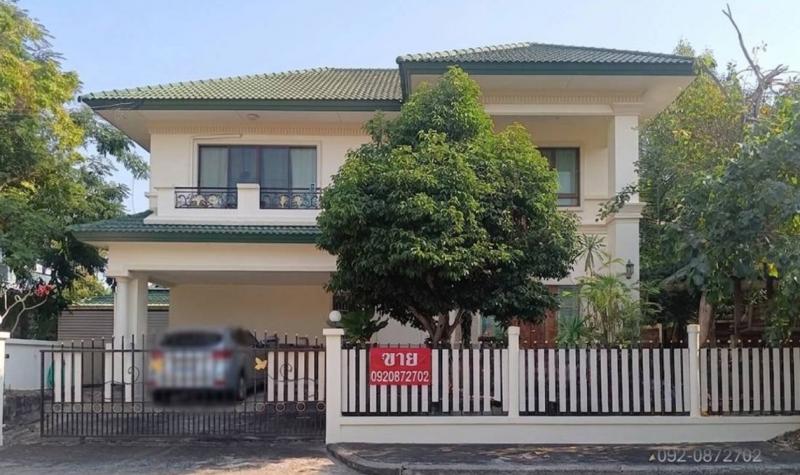 ขายบ้านเดี่ยว 2 ชั้น หมู่บ้านเพลส เเอนด์ พาร์ค ประชาอุทิศ90ที่ตั้ง : ประชาอุทิศ 90 ตำบลบ้านคลองสวน อำเภอพระสมุทรเจดีย์ สมุทรปราการ 10290พิกัด : https://maps.app.goo.gl/wGByZmxKUSJJAWTo7รายละเอียด-บ้านเดี่ยว 2 ชั้น-ขนาดพื้นที่ : 70.1 ตารางวา-ขนาดพื้นที่ใช้สอย : 222 ตารางเมตรฟังก์ชั่นภายในบ้าน-3 ห้องนอน-3 ห้องน้ำ-2 ห้องครัว (ต่อเติมพร้อมอุปกรณ์)-2 ที่จอดรถ-มีเฟอร์นิเจอร์บางส่วน-ห้องรับแขกกว้าง พร้อมโต๊ะ�