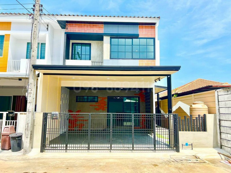 ทาวน์โฮม 2 ชั้น เดอะทรัสต์ ทาวน์ วงแหวน - ลำลูกการาคาขาย 2.95 ล้านบาทจ่ายค่าส่วนกลางล่วงหน้าแล้ว 1 ปี****อัตราการผ่อน 8700/เดือน ระยะเวลาในการผ่อนนาน 35 ปี คำนวนที่อัตราดอกเบี้ย 3 %ต่อปี****----------------------------------------รายละเอียด :เนื้อที่ 27.5 ตารางวา3 ห้องนอน 2 ห้องนํ้า2 ที่จอดรถหน้าบ้านหันหน้าทางทิศใต้ส่วนกลาง : รปภ. , สระว่ายน้ำ , สนามเด็กเล่น , สวนหย่อม , CCTVใกล้จุดขึ้น-ลงวงแหวนฯ เพียง 500 ม. ห้าง�
