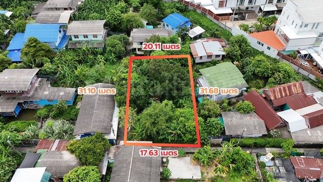 รหัสทรัพย์ : N1204ที่ดิน 147.9 ตารางวา ซอยจรัญสนิทวงศ์ 3 (ซอยสมชาย) แปลงหัวมุม เข้าได้เฉพาะมอเตอร์ไซด์ที่ตั้ง : แขวงวัดท่าพระ เขตบางกอกใหญ่ กรุงเทพมหานคร 10600รายละเอียดทรัพย์&nbsp;- ที่ดินเปล่า เนื้อที่รวม 147.9 ตารางวา (ขายรวมโฉนด 2 แปลง)- ทรงสี่เหลี่ยม กว้างประมาณ 17.63 เมตร ลึกประมาณ 31.68 เมตร- ตำแหน่งที่ดินอยู่แปลงมุม สภาพแวดล้อมเป็นแหล่งชุมชน- ที่ดินตั้งอยู่ในซอยจรัญสนิทวงศ์ 3 ท
