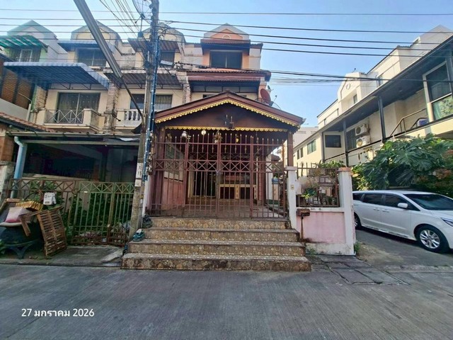   ขาย บ้านเดี่ยว/ทาวน์เฮ้าส์/คอนโด โครงการ สินทรัพย์นครการ์เด้นถนน กาญจนาภิเษก แขวง หลักสอง เขตหนองแขม จังหวัด กรุงเทพมหานคร  ราคาโปรโมชั่น   2,151,000   บาท    ลดจาก   2,850,000    บาท ราคาโปรโมชั่นตั้งแต่วันที่ 1 เมษายน 2569 – 30 มิถุนายน 2569  รายละเอียดทรัพย์ -  เนื้อที่ 29.90 ตร.ว.  พื้นที่ใช้สอย 186.84 ตร.ม. -  2 ห้องนอน 3 ห้องน้ำ  -  1 ที่จอดรถ  -  บ้านหันไปทางทิศ ตะวันตกเฉียงเหนือ  พิกัดทรัพย์ : https://maps.app.goo.gl/y