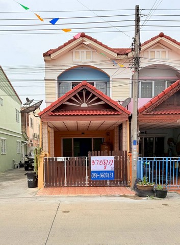#ขาย หมู่บ้านราชพฤกษ์ 7  เทพกุญชร 23 คลอง1#รายละเอียดเพิ่มเติม- เป็นทาวน์เฮาส์ 2 ชั้น หลังมุม ถนนเมน - พื้นที่ 16 ตร.ว. 2 ห้องนอน 2 ห้องน้ำ 1 ห้องครัว 1 ที่จอดรถ ( สามารถจอดข้างบ้านได้อีก ) - บ้านเลขที่ 9/566 หน้าบ้านหันทางทิศใต้    อยู่ใกล้แหล่งความเจริญ การเดินทางสะดวกสบาย      บ้านสวย รีโนเวท  เป็นบางส่วน   แอร์,ปั๊มน้ำ-แท็งก์น้ำ,ผ้าม่าน,มุ้งลวด,เหล็กดัด พร้อม สามารถเข้าอยู่ได้เลย