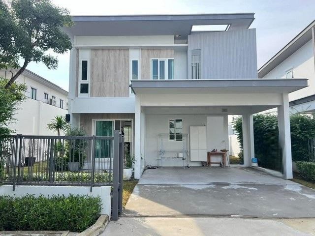 ขายบ้านเดี่ยว บ้านคุณภาพจาก Land & Houses แปลงมุมหน้าบ้านไม่ชนใครวิวมองเห็นสวน โครงการพฤกษ์ลดา ทางด่วนรามอินทรา-จตุโชติ หันหน้าทิศตะวันออกเฉียงใต้ติดต่อ คุณปอ : 061 619 8565ID line: 061 619 8565แอดไลน์กดที่ลิงค์นี้ได้เลยครับ : https://line.me/ti/p/zu0mm-ozFXติดต่อ คุณบิว : 081 252 3279 ID line: 061 787 9691แอดไลน์กดที่ลิงค์นี้ได้เลยครับ : https://line.me/ti/p/SR5Ehdv_q-** BT151ให้เช่า/ขายราคา 45,000 บาท/เดือนราคา 7,690,000 บาท- บ้านเดี่ยว โครงการ พฤกษ์ลดา ทาง�