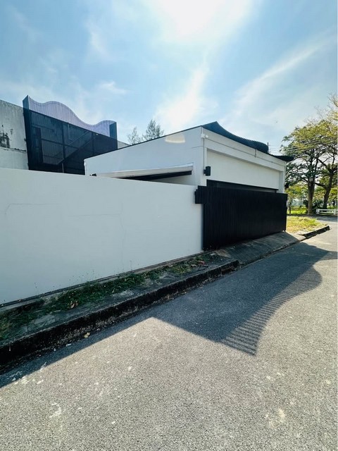 P3333 ขายบ้านเดี่ยว หมู่บ้าน กรีนไซด์ Greenside by Sansiri ปัญญาอินทรา วิวสนามกลอฟ เลกาซี่ ใกล้ซาฟารีเวิลด์ 