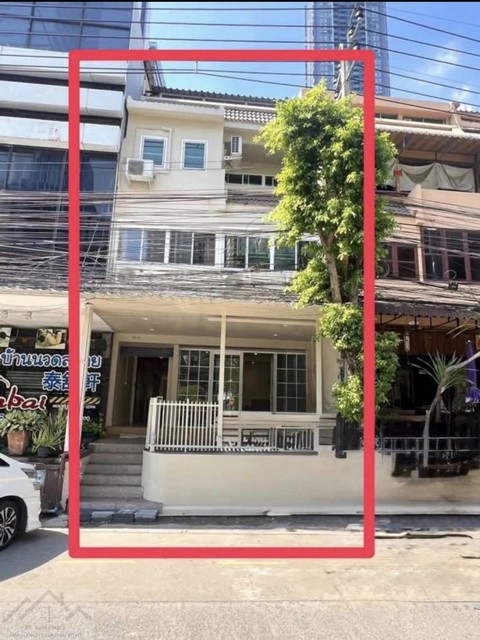 ให้เช่าโฮมออฟฟิศ 4 ชั้น 360 ตรม. ติดถนนทวีมิตร พระราม 9 ซอย 7 ใกล้แยก อสมท. ใกล้ MRT พระราม 9 ตกแต่งพร้อมใช้ 