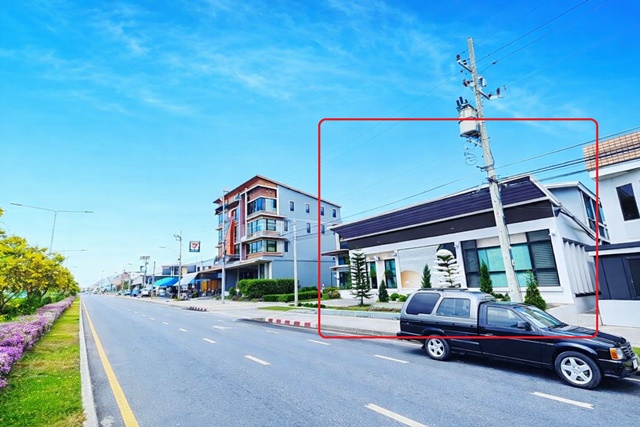 หน้าหมู่บ้านหรูนับ10,000หลัง โฮมออฟฟิศ เมกาโฮม คลีนิคความงาม ร้านนวด 4ห้อง 250ตรม. มีนบุรี 1 กม. หทัยราษฎร์ ติดถนนสามวา  80ตร.ว.