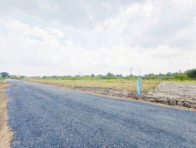 ที่ดิน - 100 SQ.WA  490000 BAHT. ไม่ไกลจาก อนามัยคลอง6  มอเตอร์เวย์  ถนนคลองหลวง พร้อมให้คุณเป็นเข้าจอง ปทุมธานี   