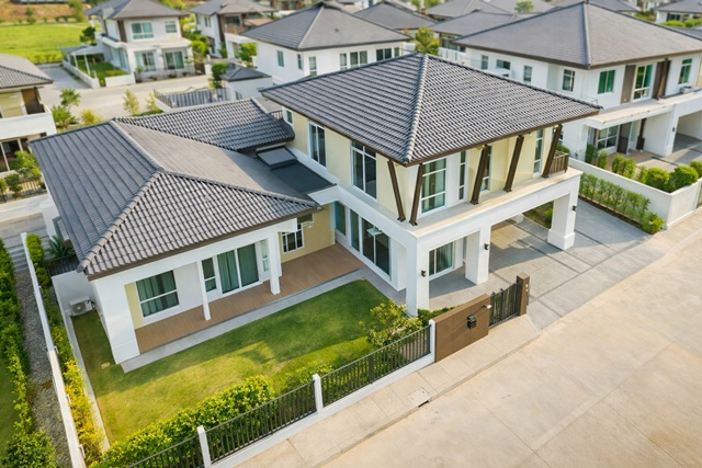 วงแหวนรอบ 3 800 ม.รร.นานาชาติมิลล์ฮิลล์ 300 ม. 105 ตร.ว.4นอน 4น้ำ คฤหาสน์ใหญ่มาก  บิ๊กซี เชียงใหม่ ดอนจั่น บ้านเดี่ยวl 