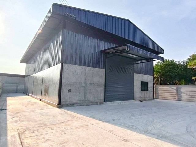ให้เช่าโกดังคลังสินค้าชลบุรี โกดังสร้างใหม่บ้านสวน พื้นที่  240  ตรม.(พร้อมเช่าต้นเดือนกรกฎาคม)