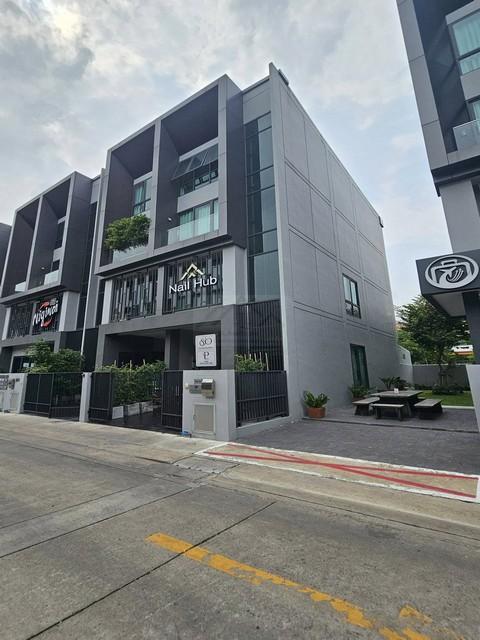 ให้เช่าโฮมออฟฟิศ4ชั้นหลังมุมย่านดอนเมืองสรงประภาติดสวนพร้อมลิฟต์ส่วนตัวใกล้ BTS ดอนเมืองโครงการ JW Urban สรงประภา-ดอนเมือง ราคาเช่า 60,000 บาท / เดือน ( สัญญาขั้นต่ำ 1 ปี ประกัน 2 เดือน ล่วงหน้า 1 เดือน )ที่ตั้ง ถนนสรงประภา แขวงดอนเมือง เขตดอนเมือง กรุงเทพมหานครติดต่อ : คุณภัสพงณ์ 0634098164Line : deedee23https://www.facebook.com/profile.php?id=61581484955548เนื้อที่ 22.50 ตารางวา พื้นที่ใช้สอยประมาณ 240 ตารางเมตร จำนวน 4 ชั้น 3 ห�