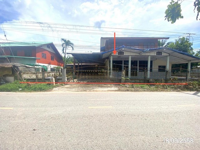   บ้านเดี่ยว กาฬสินธุ์ ถนน สายบ้านหนองสอ - บ้านนาเชือก จังหวัด กาฬสินธุ์  ถนน สายบ้านหนองสอ - บ้านนาเชือก (กส.2036) ตำบล ลำคลอง อำเภอ เมืองกาฬสินธุ์ จังหวัด กาฬสินธุ์  ราคาโปรโมชั่น 1,795,000 บาท    ลดจาก 2,395,000 บาท ราคาโปรโมชั่นตั้งแต่วันที่ 1 เมษายน 2569 – 30 มิถุนายน 2569  รายละเอียดทรัพย์ -  เนื้อที่ 241.00 ตร.ว. พื้นที่ใช้สอย 327.50 ตร.ม. -  2 ห้องนอน 3 ห้องน้ำ  -  1 ที่จอดรถ  -  บ้านหันไปทางทิศเหนือ  พิกัด