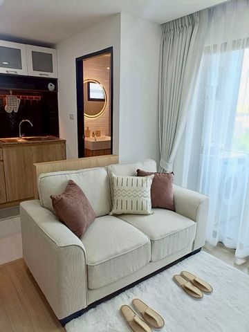 ขายเพียง 1.69 ล้าน 32 ตรม. #Airporthome Condo #เฟอร์นิเจอร์ครบ ทำเลทอง #ใกล้สนามบิน #หิ้วกระเป่าพร้อมเข้าอยู่ เหมาะทั้งอยู่อาศัยและลงทุนปล่อยเช่าชั้น 4 | ตึก Aพื้นที่ 32 ตรม.1 ห้องนอน 1 ห้องน้ำเฟอร์นิเจอร์และเครื่องใช้ไฟฟ้าครบหิ้วกระเป๋าเข้าอยู่ได้เลยทีวีแอร์ 2 เครื่องตู้เย็นไมโครเวฟเครื่องทำน้ำอุ่นเครื่องซักผ้าเตียง 6 ฟุตโต๊ะทานข้าว 2 ที่นั่งผ้าม่านครบราคาเพียง 1,690,000 บาท ฟรีโอ