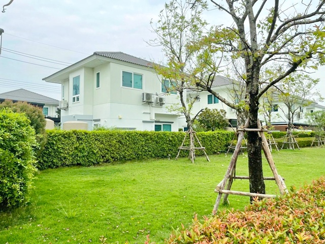 โลตัส บึงคำพร้อย 1.5 กม.230 ตร.ม. วิวสวนหลังบ้าน 4นอน ขาย-เช่าบ้านเดี่ยว 2 ชั้น 56 ตร.วา.ไม่ติดใคร ม.อีสเทิร์นเอเชีย 6.6 กม. 3 น้ำ อากาศดี พร้อมเฟอร์ฯ 29,998 B-M.ขาย 4.69 ลบ. เหมาะกับโฮมออฟฟิศ พักอาศัย ตลาดชัชวาล คลอง 7 2.3กม. เดินทางสะดวก BTS คูคต backyard garden view Lotus Bueng Kham Phroi 1.5 km. For Sale/Rent: 2-story detached house 56 sq.wa. 230 sq.m. no neighbors. Eastern Asia Village 6.6 km. 4bed 3bath good air fully furnished. 29,998 B-M.Selling for 4.69 million baht.Suitable for home office or residence. Chatchawal Market Khlong 7 2.3 km. Convenient transportation. BTS Khuk Khotทางด่วนกาญจนาภิเษก วง�