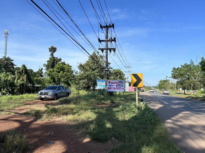 ขายที่ดินเปล่า ทำเลทอง อ.กบินทร์บุรี จ.ปราจีนบุรีที่ตั้ง : ตำบลนนทรี อำเภอกบินทร์บุรี จังหวัดปราจีนบุรี 25110พิกัด : https://maps.app.goo.gl/S963ttawytDoxBR27ขนาดเนื้อที่ : 50 ตารางวารายละเอียด-ที่ดินเปล่า เหมาะสำหรับสร้างบ้านพักอาศัย-ทำเลดี เดินทางสะดวก-บรรยากาศเงียบสงบ เหมาะสำหรับอยู่อาศัยหรือเก็บไว้ลงทุนในอนาคตสถานที่ใกล้เคียง-องค์การบริหารส่วนตำบลนนทรี-โรงพยาบาลส่งเสริมสุขภาพ�