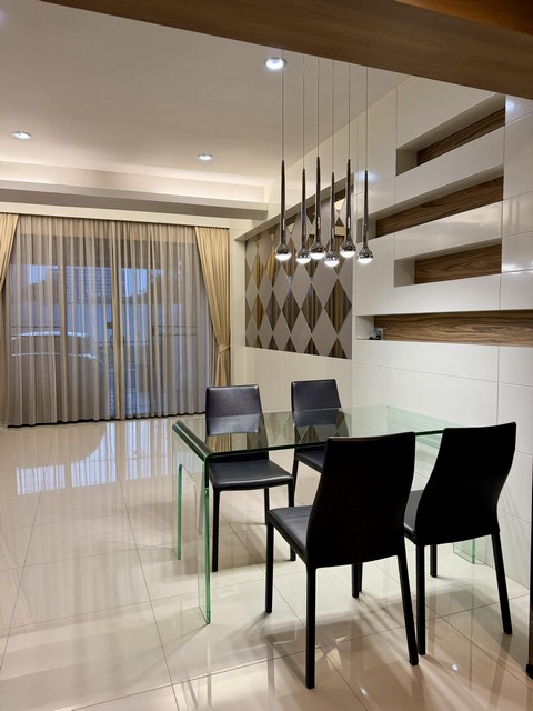 P698 ให้เช่าทาวน์โฮม 3 ชั้น โครงการ เบล็ส ทาวน์ สุขุมวิท 50 Bless Town Sukhumvit 50 ซ.เสาวนิต ใกล้ BTS อ่อนนุชค่าเช่า 68,000 บาท/เดือน (รวมค่าส่วนกลางแล้ว) ขาย 12,500,000 บาทติดต่อ คุณช่อผกา โทร 0616198565 LINE 0616198565สำรอง LINE 0812523279 ส่งลิ้งก์ไว้ได้เลย-ให้เช่าทาวน์โฮม 3 ชั้น โครงการ เบล็ส ทาวน์ สุขุมวิท 50 Bless Town Sukhumvit 50 ซ.เสาวนิต -ที่ดิน 20.5 ตรว. -พื้นที่ใช้สอย 240 ตรม.-3 ห้องนอน-4 ห้องน้ำ-หน้าบ้านวิวสวน โล่ง โปร่ง เป็นส่วนตัว ไม่ช�