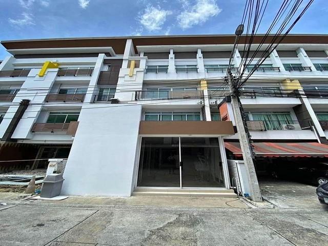 ให้เช่าโฮมออฟฟิศ4ชั้นโครงการบิสทาวน์ลาดพร้าวพร้อมเฟอร์นิเจอร์และระบบLANใกล้MRTลาดพร้าว83เหมาะทำออฟฟิศใกล้ทางด่วนและเลียบด่วนรามอินทราBiztown Ladprao ราคาเช่า 50,000 บาท / เดือน ( สัญญาขั้นต่ำ 1 ปี ประกัน 2 เดือน ล่วงหน้า 1 เดือน )ที่ตั้ง ถนนลาดพร้าว แขวงคลองเจ้าคุณสิงห์ เขตวังทองหลาง กรุงเทพมหานคร 10240ติดต่อ : คุณภัสพงณ์ 0634098164Line : deedee23https://www.facebook.com/profile.php?id=61581484955548เนื้อที่ 24 ตารางวา พื้นที่ใช้�