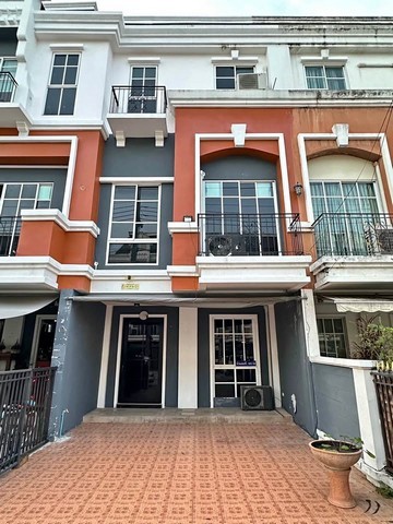 RTJ2218ให้เช่าทาวโฮม3ชั้นย่านนวลจันทร์ ใกล้โรงเรียน เลิศหล้า เกษตร-นวมินทร์ใกล้ เดอะวอร์ค ตลาดนัดเลียบด่วน โครงการ พลัสซิตี้ปาร์ค เอกมัย-รามอินทราเนื้อที่  21.6 ตรว. พื้นที่ใช้สอย 180 ตรม.  3 ห้องนอน 4 ห้องน้ำ แอร์5เครื่อง 2 ที่จอดรถสนใจติดต่อคุณเจี๊ยบ 092-851-6969Line:keti2522ราคาเช่า 28,000/เดือนที่ตั้ง :  ซอยนวลจันทร์ 32 ถนนนวลจันทร์ แขวงนวลจันทร์ เขตบึงกุ่ม กรุงเทพมหานคร 10232รีโนเวททั้งหลั�