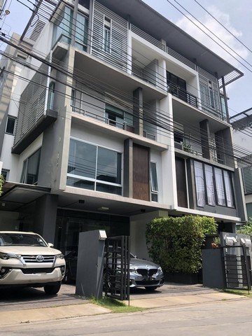 RPJ613ให้เช่าสำนักงาน4ชั้นมีดาดฟ้า   ซ.สหการประมูลโครงการ B Square by Sansiri ย่าน พระราม 9, เลียบด่วนรามอินทรา ,Town in Town , ประดิษฐ์มนูธรรม เนื้อที่ 48 ตร.วา พื้นที่ใช้สอยกว่า 400 ตร.ม. หน้ากว้าง 7 เมตร  มีพื้นที่ด้านข้าง 2 เมตร สนใจติดต่อคุณเจี๊ยบ โทร092-851-6969Line : Keti2522 ·ราคาเช่า  85,000 บาท /เดือน ที่ตั้ง : ซอย สหการประมูล ถนนประชาอุทิศ เขตวังทองหลาง เขตวังทองหลาง กรุงเทพมหานครเป็นโครงการโฮมออฟฟิศสุดห�