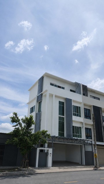 P702 ให้เช่า ทาวน์โฮม 4 ชั้น หลังมุม โฮมออฟฟิศ Home Office The Park เดอะพาร์ค ลาดพร้าว วังหิน 78 หน้ากว้าง 10 เมตรราคาเช่า 55,000 บาท/เดือนไม่รับจดทะเบียนบริษัท ไม่รับสัตว์เลี้ยงติดต่อ คุณช่อผกา โทร 0616198565 LINE 0616198565สำรอง LINE 0812523279 ส่งลิ้งก์ไว้ได้เลย-ให้เช่าโฮมออฟฟิศ Home Office The Park เดอะพาร์ค ลาดพร้าว วังหิน 78 -หน้ากว้าง 10 เมตร-ที่ดินขนาด 34 ตารางวา-พื้นที่ใช้สอย 240 ตารางเมตร-ทาวน์โฮม 4 ชั้น หลังมุม-2 ห้องนอ�