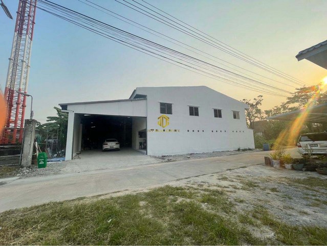 ขายโกดังเนื้อที่ 200 ตารางวา ลำลูกกาคลอง 3 ปทุมธานีรหัสทรัพย์ : FS205(กรุณาใช้รหัสนี้ในการสอบถาม FS205)โกดังสร้างเต็มพื้นที่มีออฟฟิศโกดังเป็น 2 ฝั่ง เข้าออกได้ 2 ด้านมีประตูม่วนไฟฟ้า 6 เมตร 1 บานไฟฟ้า 3 เฟส น้ำประปาแทงก์น้ำ 4000 ลิตรแทงก์น้ำเล็กอีก 700 ลิตร ปั๊มน้ำ 2 ตัวรถ 6-10 ล้อเข้าออกได้พิกัด : ต.ลาดสวาย อ.ลำลูกกา จ.ปทุมธานีราคาขาย 11,500,000 บาทTel : 062-6284052 (Khun Jay)Line ID : 0626284052Facebook Fanpage : JLT Real Estate ซื้อ/ขาย/เ�