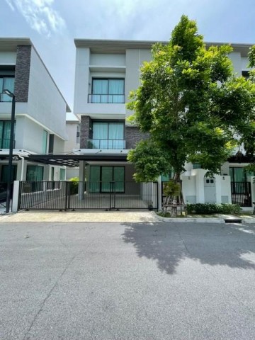 ขายบ้านเดี่ยว3ชั้น39ตร.วย่านลาดพร้าว สุคนธสวัสดิ์โครงการบ้านกลางเมืองคลาสเซ่ เอกมัย-รามอินทรา Baan Klang Muang Classe Ekkamai-Ramintra  Super Luxury Villa ราคาขาย 18,000,000 บาท ( โอนคนละครึ่ง)ราคาเช่า 60,000 บาท / เดือนที่ตั้ง ถนนสุคนธสวัสดิ์ 19 ซอยนกสกุล แขวงลาดพร้าว เขตลาดพร้าว กรุงเทพมหานครติดต่อ : คุณภัสพงณ์ 0634098164Line : deedee23https://www.facebook.com/profile.php?id=61581484955548เนื้อที่ 39 ตารางวา พื้นที่ใช้สอย 241 ตารางเมตร จำนวน 3 ชั้น 4 ห้องนอน 4 ห้อง�