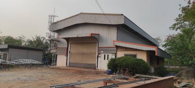 ขายโรงงานเนื้อที่ 2 ไร่ ผังเหลืองอ่อน มีรง.4 ศรีราชา ชลบุรีรหัสทรัพย์: FS260(กรุณาใช้รหัสนี้ในการสอบถาม FS260)โกดังขนาด 400 ตรม.++มีใบรง.4 (เดิมเป็นโรงประกอบเหล็ก)ไฟฟ้า 3 เฟสรถเทรลเลอร์เข้าออกได้พิกัด : ต.หนองขาม อ.ศรีราชา จ.ชลบุรีราคาขาย 16,500,000 บาทTel: 062-6284052 (คุณเจ)Line ID: 0626284052Facebook Fanpage: JLT Real Estate ซื้อ/ขาย/เช่า โรงงาน บ้าน ที่ดิน อสังหาริมทรัพย์ทุกชนิด