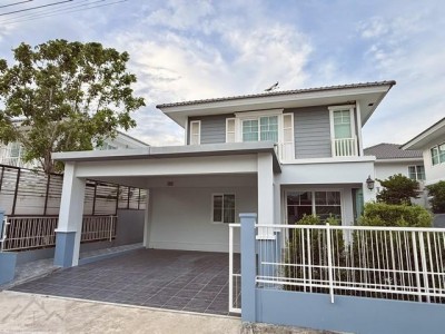 ให้เช่าบ้านเดี่ยว 2 ชั้น 50 ตรว. 3 ห้องนอน วิลลาจจิโอ ศรีนครินทร์-บางนา Villaggio Srinakarin-Bangna ใกล้เมกะบางนาติดต่อ:: ชยา โทร/ID Line:: 0942823961Link Line:: https://line.me/ti/p/3xFA1An8Kcรหัส# T26-773บ้านเดี่ยว 2 ชั้น โครงการ Villaggio ศรีนครินทร์-บางนา ใกล้ Mega บางนา• ที่ดิน 50 ตรว.• 3 ห้องนอน 3 ห้องน้ำ• 2 ที่จอดรถ• บ้านหันหน้าทิศใต้ ลมพัดสะดวก• ต่อเติมแผ่นพื้นรอบบ้าน + ครัวไทยหลังบ้าน• Free WiFi (AIS Fiber)• ตกแต่งครบพร้อมอยู่ส่วนกลางโครงการ ::• ส�