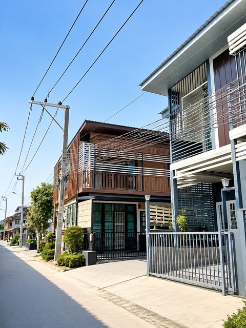 หลังมุม 40 ตร.วา 160 ตร.ม.กรุงเทพกรีฑา5-9   15,999 B-M.ใกล้ตลาดลำสาลีและตลาดบางกะปิ 1.2 กม. พร้อมเฟอร์ฯเงียบสงบ ปลอดภัย ใกล้แหล่งชุมชนและโรงเรียนนานาชาติเวลลิงตัน 2.6 กม.บ้านเดี่ยว 2 ชั้น 4นอน 3น้ำ house 4beds 15,999 B-M. Kreetha5-9 2story corner detached 3baths 40sq.wa. 160sq.m. Located near Lamsalee Market and Bangkapi Market within 1.2 km, in a peaceful and safe community, only 2.6 km from Wellington Fully FurInternational School. Krungthepถนนรามคำแหง กรุงเทพกรีฑา ศรีนครินทร์แขวงหัวหมาก เขตบางกะปิ กรุงเทพมหานครขนาด 40 ตร.วา พื้นที่�