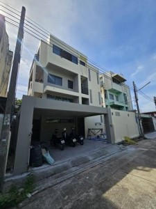 อาคาร 4 ชั้น 68 ตรว. 256 ตรม.พุทธมณฑลสาย 2 ใกล้แยกทศกัณฑ์ เหมาะกับ คลินิก สถาบันเสริมความงาม ธุรกิจออนไลน์ / E-Commerce(RP276)ติดต่อAgent : คุณเด่นชัย: 09-8481-8989:06-2839-4747ID Line :0984818989:https://line.me/ti/p/LRgsghypggอาคาร ถ. พุทธมณฑลสาย 2ที่ตั้ง ถ. พุทธมณฑลสาย 2 แขวงบางไผ่ บางแค กรุงเทพมหานคร 10160โฮมออฟฟิศ 4 ชั้น 68 ตารางวา 256 ตารางเมตรห้องน้ำ 4 ห้องจอดรถได้ 4 คันเหมาะสำหรับสำนักงาน (Office)โฮมออฟฟิศ (Home Office)บริษัทนำเข้า-ส่งออกธุรกิจออ�