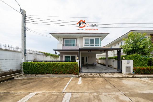 ปรับลดราคาขายด่วน ลง 3แสน!!.     ขาย บ้านเดี่ยว ศุภาลัย ไพรด์ ประชาอุทิศ หลังมุมริม 4 ห้องนอน 3 ห้องน้ำ 1 ห้องครัว เนื้อที่ 51.3 ตร.ว. สภาพบ้านยังใหม่ เพดานสูง 2.6 เมตร โครงสร้างบ้านดีแข็งแรง ภายในบ้านสวย มีตกเเต่งต่อเติมเพิ่มหลายจุด พร้อมอยู่ ภายในจอดรถได้ 2 คัน ขายราคาไม่เเพง     การเดินทางสะดวกใกล้ ทางพิเศษเฉลิมมหานคร และ วงแหวนอุตสาหกรรม.จุดเด่นบ้านหลังนี้๐ ชั้น 1 ติดเ�