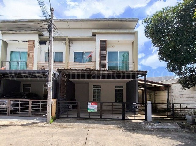 รหัสทรัพย์ N1238ทาวน์เฮ้าส์ ฮาบิเทีย วงแหวน-รามอินทรา หลังริม บ้านสวย พร้อมอยู่ ถูกสุดในโครงการ&nbsp;ที่ตั้ง : ถนนเลียบคลองสอง แขวงบางชัน เขตคลองสามวา กรุงเทพมหานคร 10510รายละเอียดทรัพย์- ทาวน์เฮ้าส์ 2 ชั้น เนื้อที่ 33.09 ตารางวา พื้นที่ใช้สอย 112 ตารางเมตร- 3 ห้องนอน, 2 ห้องน้ำ, 1 ห้องรับแขก, 1 ห้องครัว, 1 ห้องเอนกประสงค์, 2 ที่จอดรถ- แอร์&nbsp; 3 เครื่อง,เครื่องทำน้ำอุ่น, ปั๊มน้ำ+แทงค์น้�