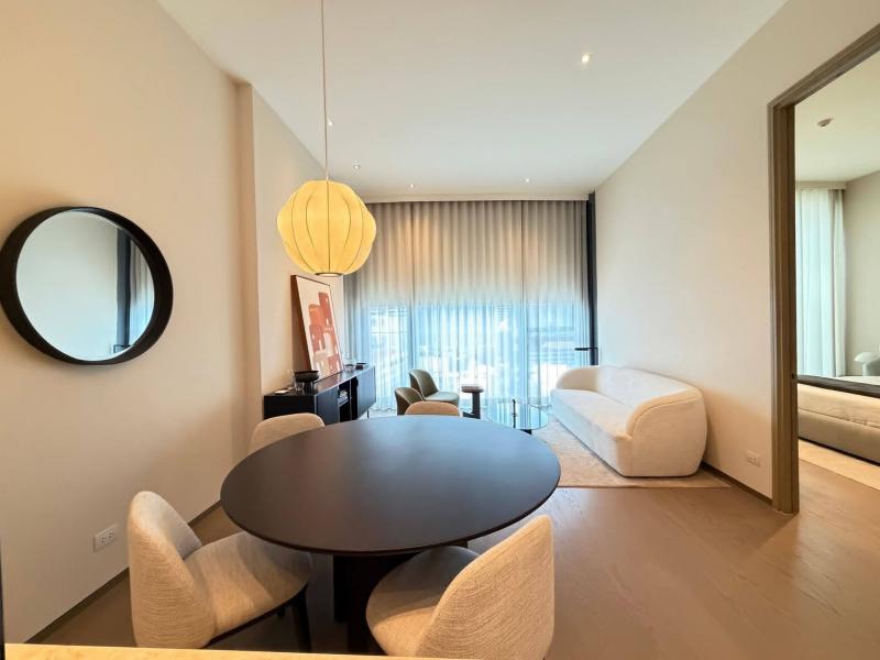 Urgent! Luxury Condo for Rent at SCOPE Langsuan ปล่อยเช่าคอนโดหรู หลังสวน – Scope Langsuan (ห้องใหม่ไม่เคยเข้าอยู่ เฟอร์นิเจอร์แบรนด์ / Private Lift)
