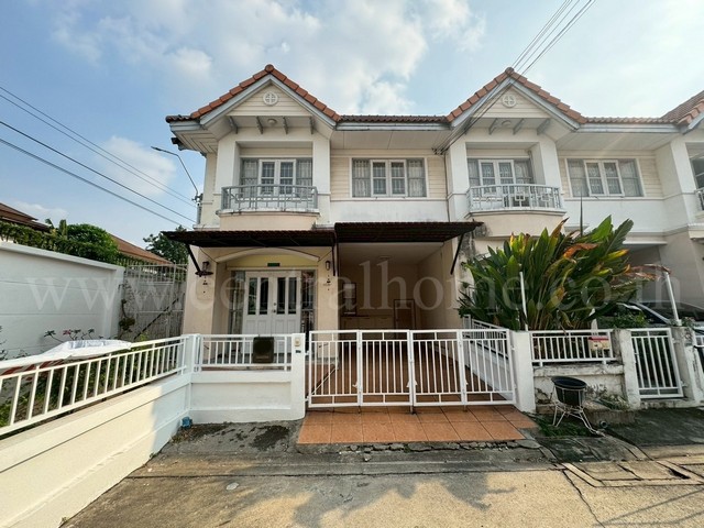 รหัสทรัพย์&nbsp; N0478ทาวน์เฮ้าส์ บ้านเปี่ยมสุข งามวงศ์วาน 23 (ซอยวัดบัวขวัญ) หลังริม ทำเลดีที่ตั้ง : อำเภอเมืองนนทบุรี ตำบลบางเขน จังหวัดนนทบุรี 11000รายละเอียดทรัพย์- ทาวน์เฮ้าส์&nbsp;2 ชั้น&nbsp;เนื้อที่ 30.2 ตารางวา พื้นที่ใช้สอย 120.8 ตารางเมตร- 3&nbsp;ห้องนอน, 2 ห้องน้ำ, 1 ห้องรับแขก, 1 ห้องครัว, 2 ที่จอดรถ- หน้าบ้านหันทาง ทิศเหนือ (บ้านไม่ร้อนแดดบ่าย รับลมดีตลอดปี)สิ่งอำนวยความสะดวก- ระบบ