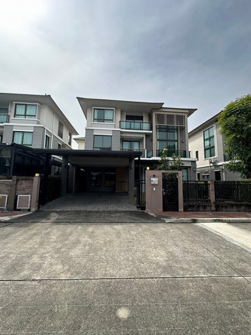 ขายบ้านเดี่ยว 3 ชั้น โครงการภัสสร สรงประภา – ดอนเมืองทำเลศักยภาพ ใกล้สนามบินดอนเมือง และ รร.นานาชาติ Harrowราคาขาย 13.5 ล้านบาทบ้านขนาดใหญ่ ฟังก์ชันครบ เหมาะสำหรับครอบครัวที่ต้องการพื้นที่ใช้สอยเยอะ บรรยากาศเงียบสงบ พร้อมสิ่งอำนวยความสะดวกภายในโครงการรายละเอียดทรัพย์• ที่ดิน 67 ตร.วา• พื้นที่ใช้สอย 260 ตร.ม.• 4 ห้องนอน• 5 ห้องน้ำ• ห้องแม่บ้านพร้อมห้องน้ำแยก• ที่จอ�