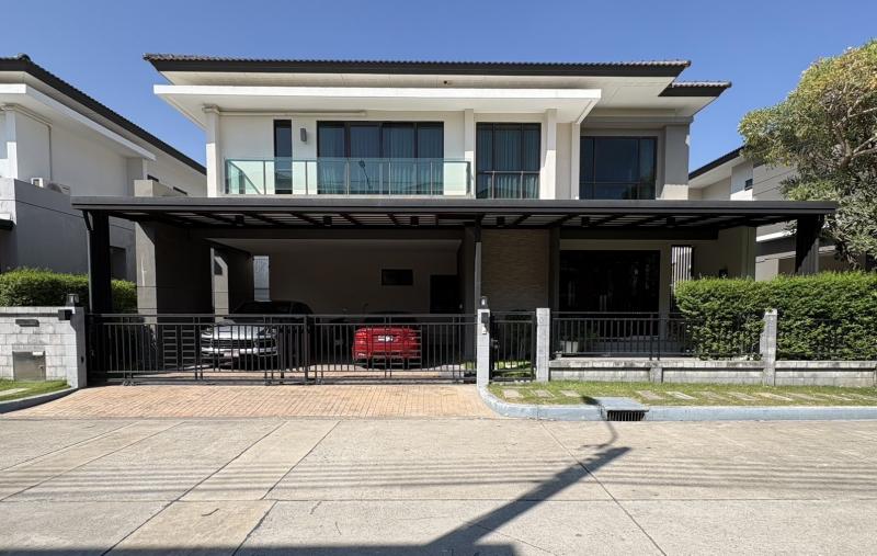 บ้านเดียว The City Pattanakarn  เดอะซิตี้ พัฒนาการ คุณเคที 0955936355ที่ตั้ง : ถ.พัฒนาการตัดใหม่ ซอยพัฒนาการ 97  แขวงประเวศ เขตประเวศ กรุงเทพมหานคร ที่ดิน 76 ตรว. พื้นที่ใช้สอย 304 ตรม.รายละเอียด- บ้านเดี่ยว 2 ชั้น 4 ห้องนอน 3 ห้องน้ำ 1 ห้องแม่บ้าน (ห้องน้ำในตัว) เป็นบ้าน type กลางในโครงการ- จอดรถได้ 3 คัน - บริเวณรอบบ้าน ลงเสาเข็มเทพื้นคอนกรีตปูกระเบื้องเรียบร้อย- ติดกันสาดยาวหน้าบ้านและหลังบ้�