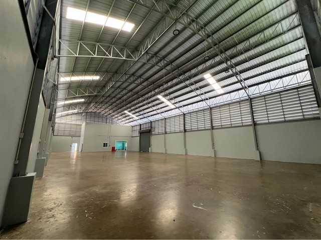 RKJ405ให้เช่าโกดังโรงงาน มี ออฟฟิศและ บ้านพักพนักงาน พื้นที่สีม่วง รถคอนเทนเนอร์เข้า-ออกสะดวกใกล้ถนนพระราม 2 , เอกชัย , สาย 4 ,สมุทรสาคร  ถนนเศรษฐกิจ  ซอยวัดสุวรรณรัตนาราม เนื้อที่ 1ไร่  พื้นที่ในโกดัง 720 ตร.ม. ไฟฟ้า 3 เฟส  สนใจติดต่อAgent  : คุณเจี๊ยบ092-851-6969               ID Line        :keti2522ราคาเช่า 90,000 บาท /เดือน มัดจำ 2 เดือน  ล่วงหน้า 1 เดือน  สัญญาขั้นต่ำ 3 ปี  ตำบล แคราย อำเภอกระทุ่มแบน สมุทรสาคร 74110ปล�