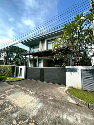 ขาย #บ้านเดี่ยว หมู่บ้านเศรษฐสิริ ศรีนครินทร์-พระราม 9 ถนนกรุงเทพกรีฑา ซอย 7 แยก 4 #ใกล้โรงเรียนนานาชาติไบรท์ตัน  ราคาขาย 8,900,000  บาท#รายละเอียดประเภท : บ้านเดี่ยว 2 ชั้นหมู่บ้าน : เศรษฐสิริ ศรีนครินทร์-พระราม 9 ขนาดที่ดิน :  52 5  ตารางวาพื้นที่ใช้สอย :  168 ตรม.จำนวนห้อง : 3  ห้องนอน  3 ห้องน้ำ - 1 ห้องแม่บ้านที่จอดรถ : 3 คันเฟอร์นิเจอร์ / เครื่องใช้ไฟฟ้า : บ้านตกแต่งตามรูป + แอร์ 4 เครื่อ�