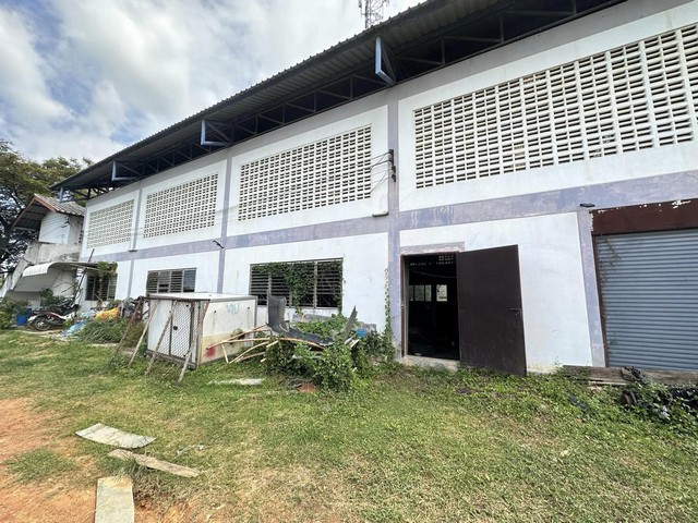 ขายโกดังขนาด 308 ตรม. อยู่บางพลีใหญ่ สมุทรปราการรหัสทรัพย์ : FSFR032(กรุณาใช้รหัสนี้ในการสอบถาม FSFR032)ที่ดินถมเต็มพื้นที่เนื้อที่ทั้งหมด 1 ไร่ 2 งานมีบ้านพักคนงาน 2 ชั้น รวม 8 ห้องไฟฟ้า 3 เฟส น้ำประปาถนนหน้าโกดังกว้าง 4 เมตรรถ 6 ล้อเข้าออกได้พิกัด : ต.บางพลีใหญ่ อ.บางพลี จ.สมุทรปราการราคาขาย 35,000,000 บาทTel: 062-6284052 (คุณเจ)Line ID: 0626284052Facebook Fanpage: JLT Real Estate ซื้อ/ขาย/เช่า โรงงาน บ้าน ที่ดิน อสังหาริมทรัพ�