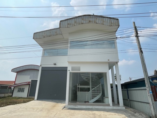 ขายโกดังเนื้อที่ทั้งหมด 100 ตารางวา ลาดหลุมแก้ว ปทุมธานีรหัสทรัพย์: FS279(กรุณาใช้รหัสนี้ในการสอบถาม FS279)มี 3 ห้องนอน 6 ห้องน้ำ1 ห้องครัวภายใน 1 ห้องครัวภายนอก2 ห้องสำนักงาน 1 ห้องโถงใหญ่เครื่องใช้ไฟฟ้าและเครื่องใช้สำนักงานโต๊ะสำนักงานตู้และชั้นวางของแจกันขนาดใหญ่ตู้ปลาชั้นวางของไมโครเวฟเครื่องซักผ้า-อบผ้า / เครื่องทำน้ำอุ่นตู้เย็น / เครื่องปรับอากาศเครื่องกร�