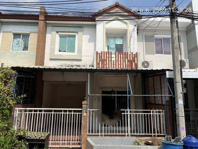   ขาย บ้านเดี่ยว/ทาวน์เฮ้าส์/คอนโด โครงการไลโอ พหลโยธิน  ถนนพหลโยธิน ต.คลองถนน อ.สายไหม จ.กรุงเทพมหานคร  ราคา   1,850,000    บาท  (ราคาต่อรองได้)  รายละเอียดทรัพย์ -  เนื้อที่ 17.1 ตรว. พื้นที่ใช้สอย 104 ตรม. -  3 ห้องนอน 2 ห้องน้ำ  -  1 ที่จอดรถ  -  บ้านหันไปทางทิศ ใต้  พิกัดทรัพย์ : https://maps.app.goo.gl/Hizd4zhF9F5EiXjMA  สถานที่ใกล้เคียง  - บิ๊กซีฟู้ด เพลส สายไหม- โรงพยาบาลซีเจอา สายไหม- ตลาดวงศกร สายไหม- ตลาดเอซี พล่า